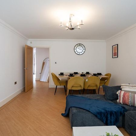 Willa Emirates House, Luxe 5 Bed, With King Sized Beds, Next To Aiport & Nec, Jlr 5 Mins Marston Green Zewnętrze zdjęcie