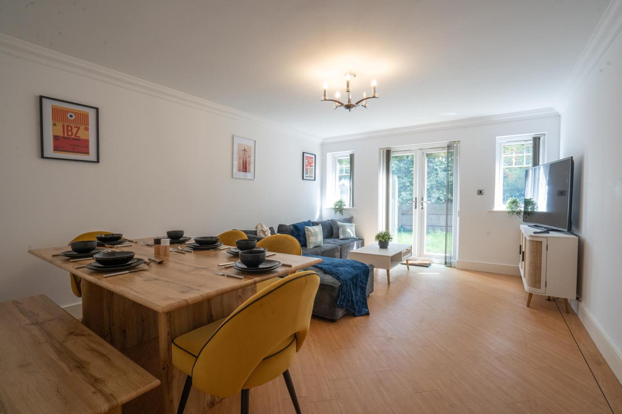 Willa Emirates House, Luxe 5 Bed, With King Sized Beds, Next To Aiport & Nec, Jlr 5 Mins Marston Green Zewnętrze zdjęcie