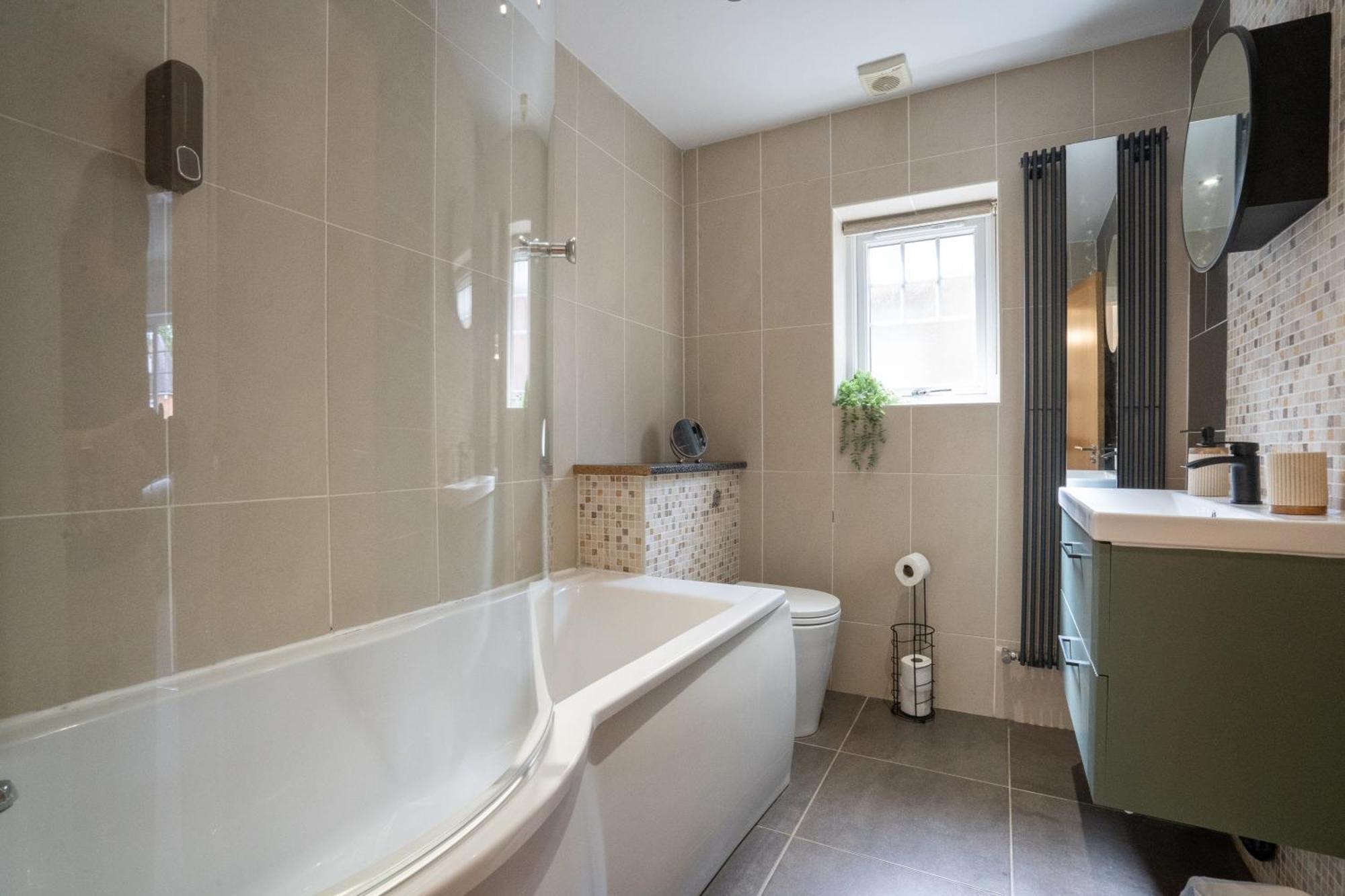 Willa Emirates House, Luxe 5 Bed, With King Sized Beds, Next To Aiport & Nec, Jlr 5 Mins Marston Green Zewnętrze zdjęcie