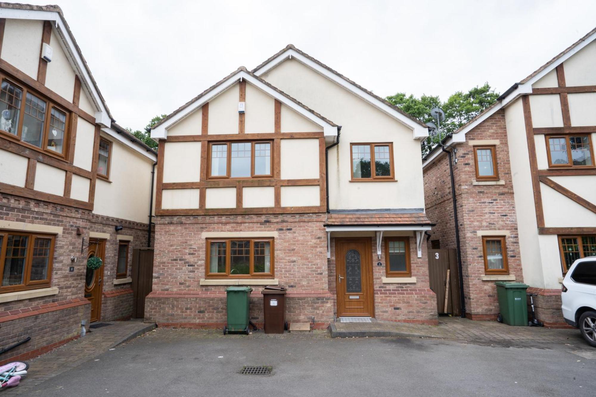 Willa Emirates House, Luxe 5 Bed, With King Sized Beds, Next To Aiport & Nec, Jlr 5 Mins Marston Green Zewnętrze zdjęcie