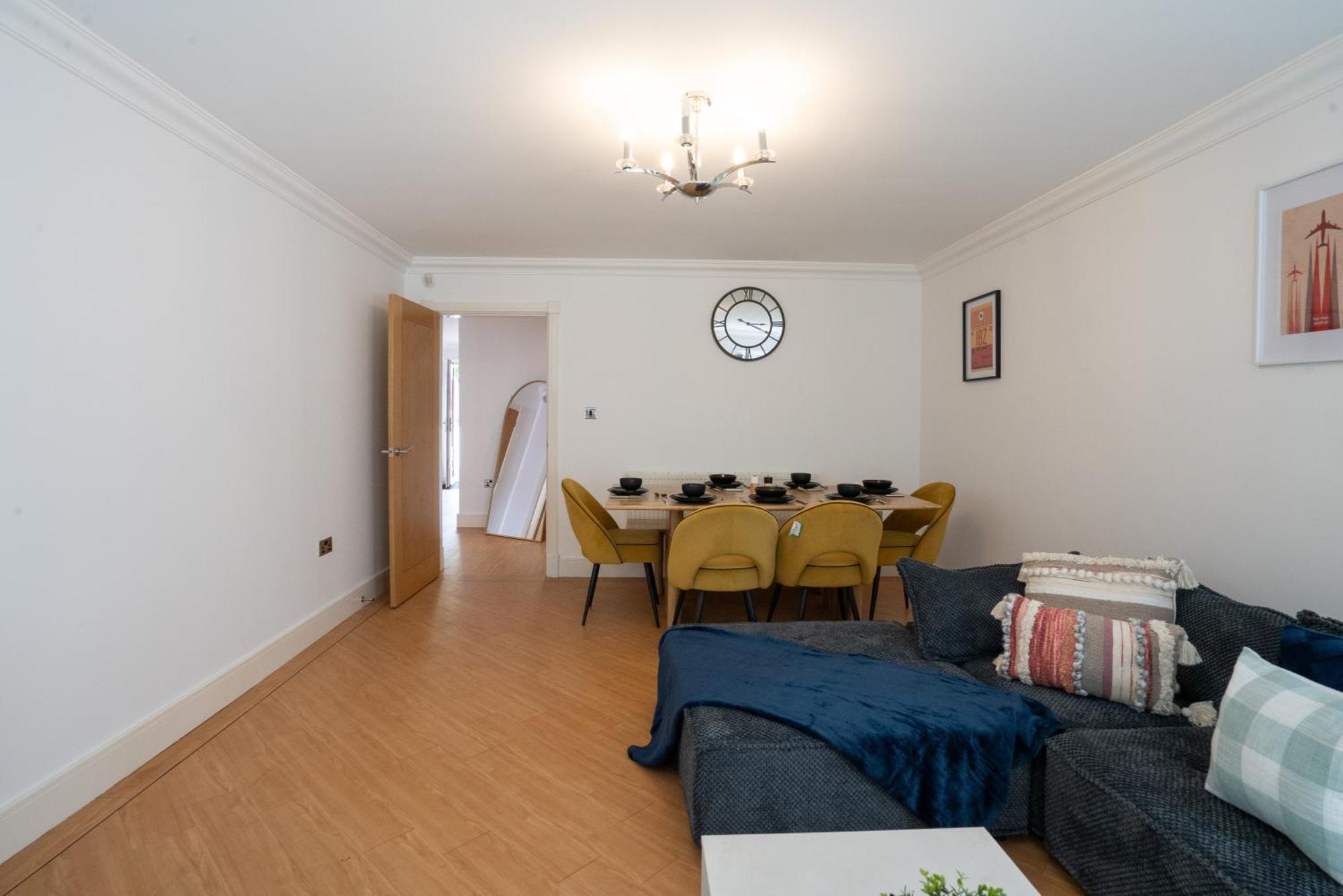 Willa Emirates House, Luxe 5 Bed, With King Sized Beds, Next To Aiport & Nec, Jlr 5 Mins Marston Green Zewnętrze zdjęcie