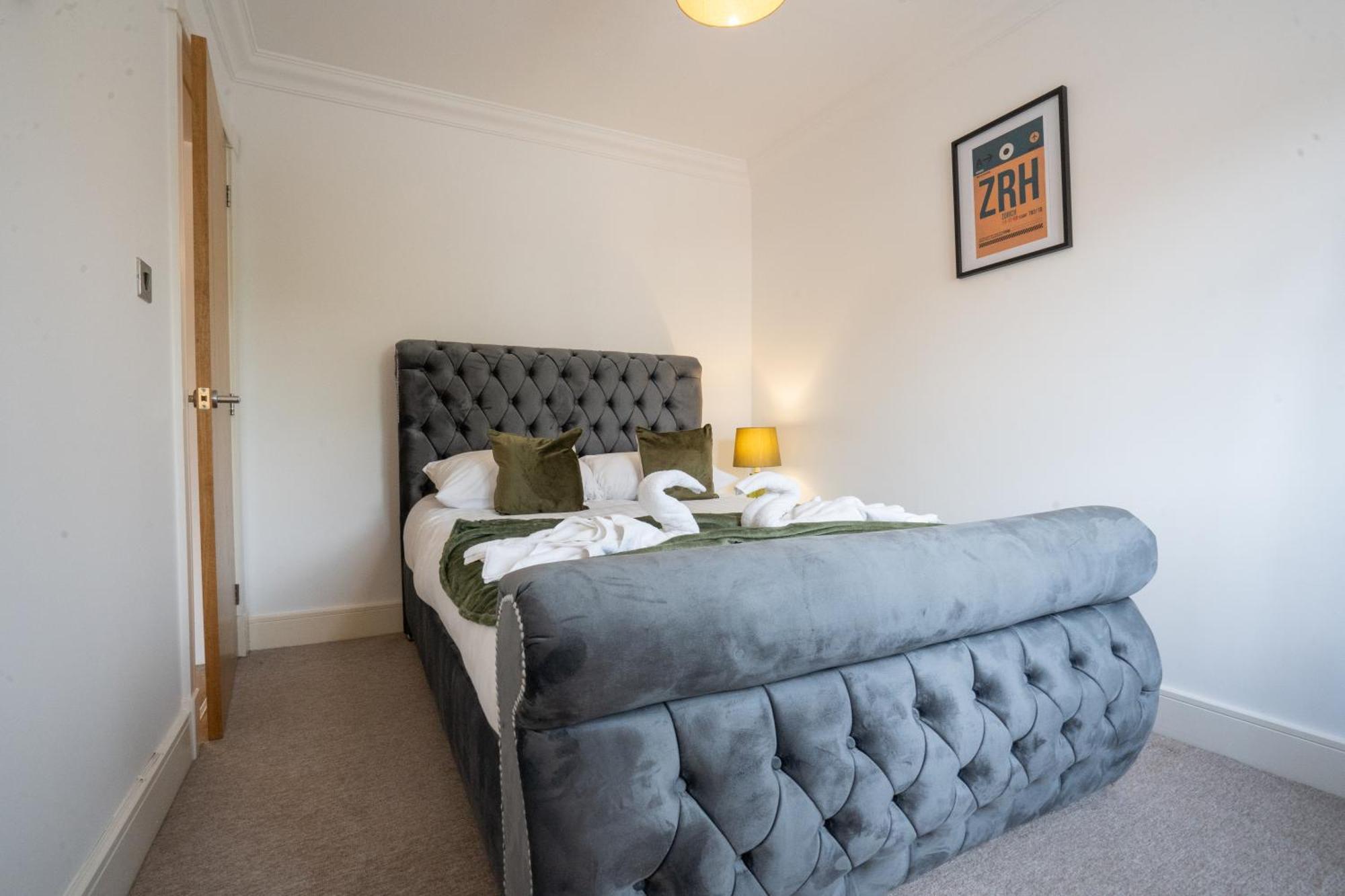 Willa Emirates House, Luxe 5 Bed, With King Sized Beds, Next To Aiport & Nec, Jlr 5 Mins Marston Green Zewnętrze zdjęcie