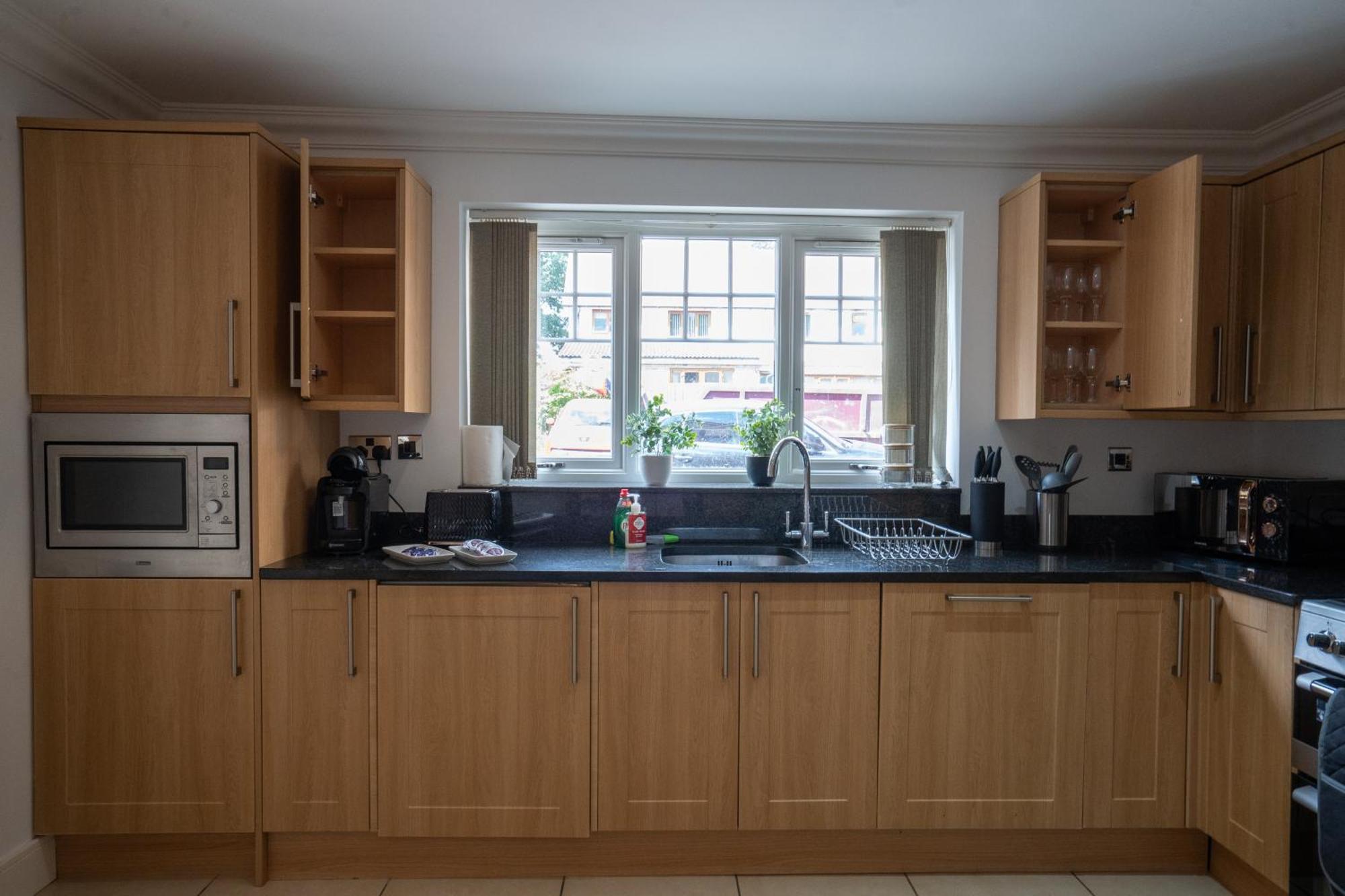 Willa Emirates House, Luxe 5 Bed, With King Sized Beds, Next To Aiport & Nec, Jlr 5 Mins Marston Green Zewnętrze zdjęcie