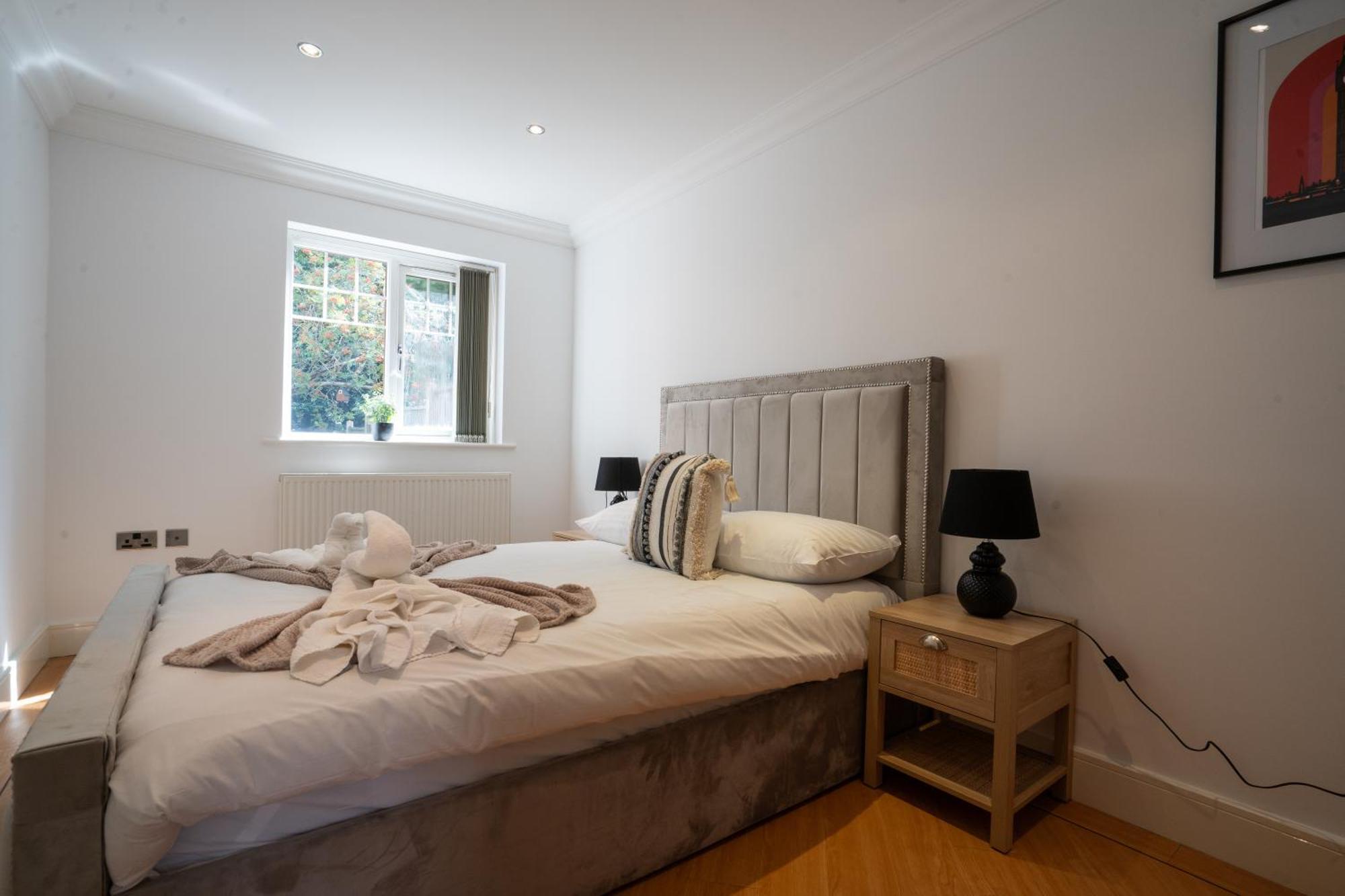 Willa Emirates House, Luxe 5 Bed, With King Sized Beds, Next To Aiport & Nec, Jlr 5 Mins Marston Green Zewnętrze zdjęcie