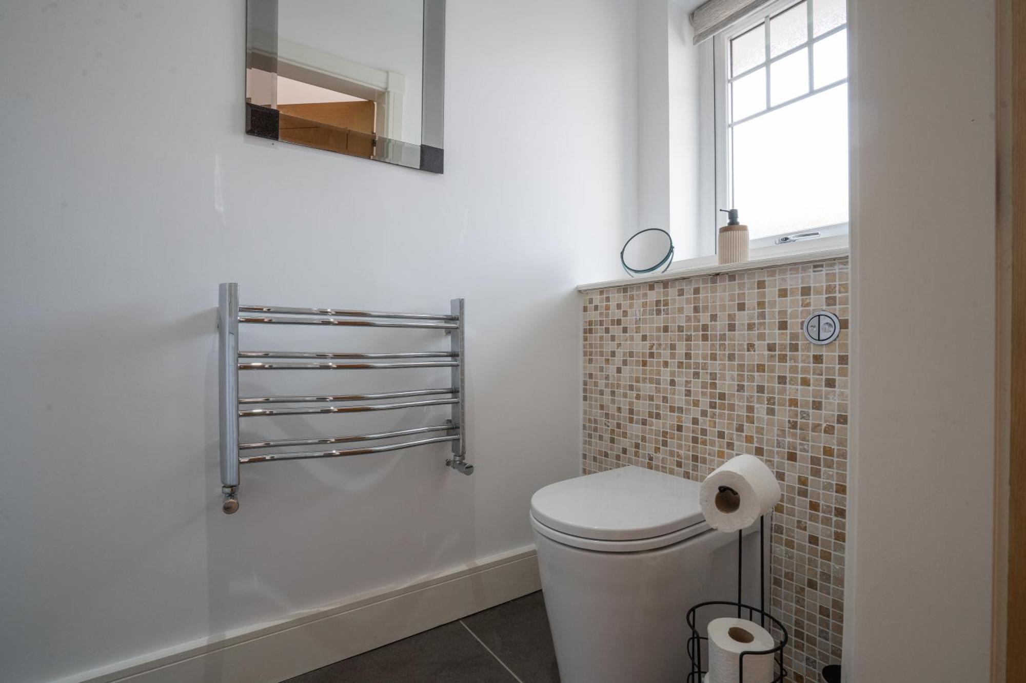 Willa Emirates House, Luxe 5 Bed, With King Sized Beds, Next To Aiport & Nec, Jlr 5 Mins Marston Green Zewnętrze zdjęcie